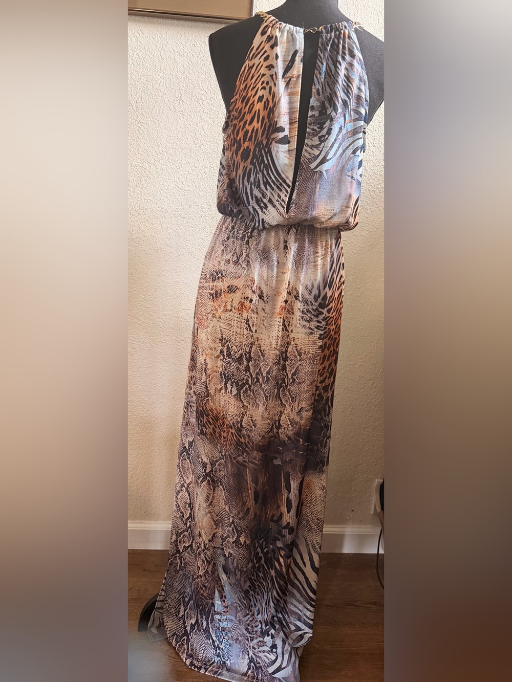 Sleeveless Animal Print Maxi Dress in Neutral Tones - Picture 4 of 7